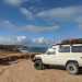 ...l conduce un'avventurosa esistenza "on the road", abitando sul mare in un camper...